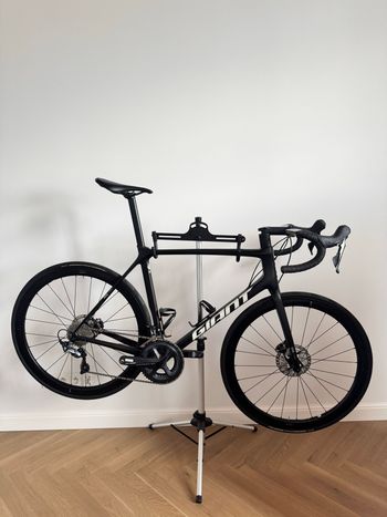 Käytetty Giant TCR Advanced Pro Team Disc 2021 2021 Road & Gravel