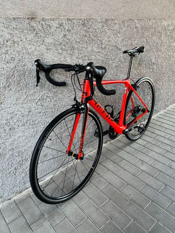 Used Giant Tcr advanced Shimano 105 2019 Road & Gravel, Red — image 2 of 19
