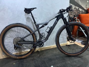 Used Orbea oiz Custom Shimano Deore 2021 Mountainbike, Black — image 2 of 10