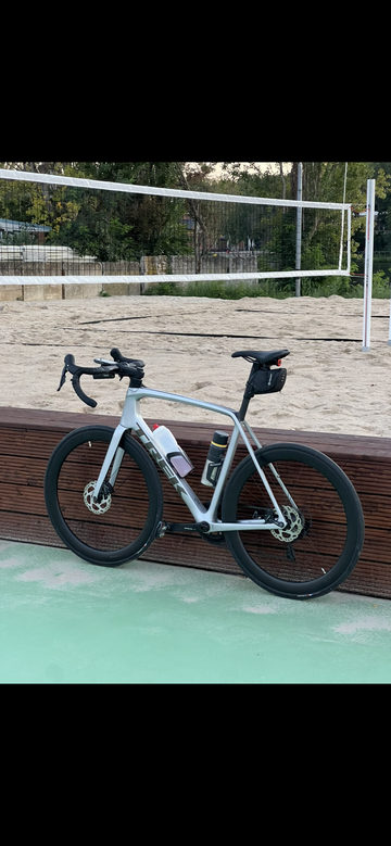 Używany Emonda Custom Shimano 105 2024 Road & Gravel — zdjęcie 4 z 20