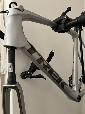 Używany Emonda Custom Shimano 105 2024 Road & Gravel — zdjęcie 15 z 20