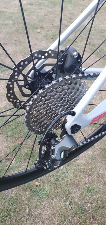 Adris Custom Shimano Tiagra 2024 Road & Gravel usato, Grigio chiaro — immagine 3 di 8
