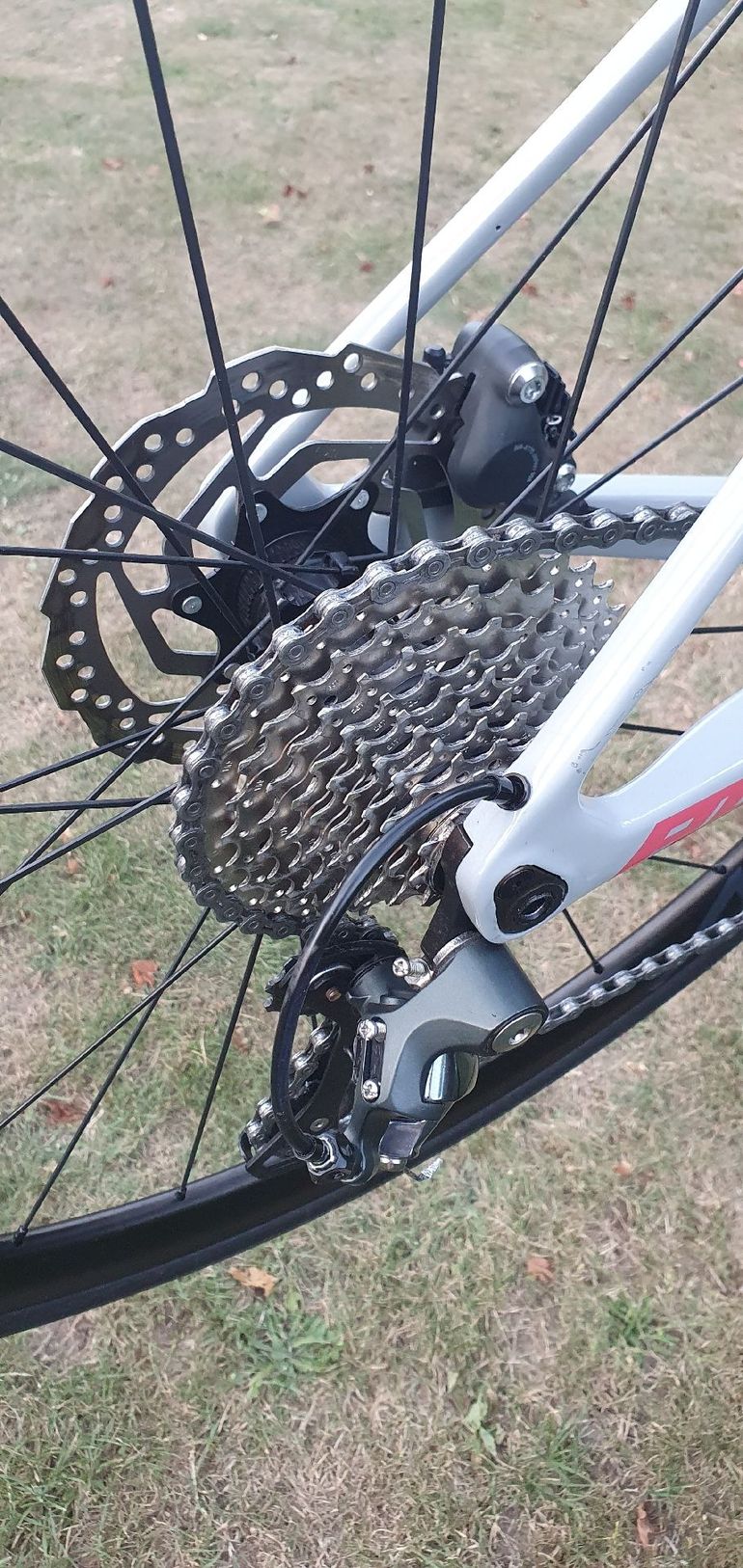 Adris Custom Shimano Tiagra 2024 Road & Gravel usato, Grigio chiaro — immagine 3 di 8