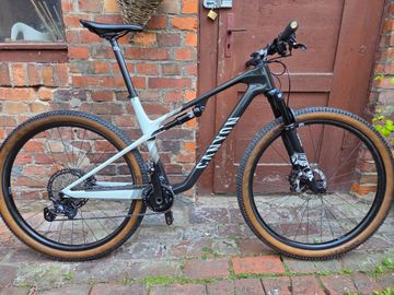 Brugt Canyon Lux World Cup 7 2023 2023 Mountainbike — billede 1 af 10