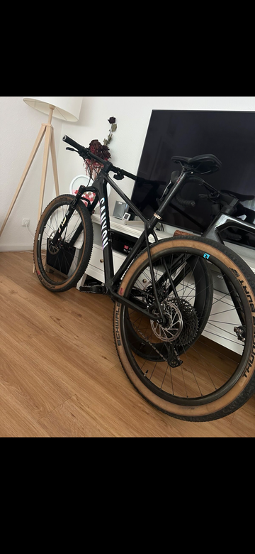 Gebrauchtes Canyon Exceed CF SL 7.0 2020 2020 Mountainbike, Schwarz — Bild 12 von 12