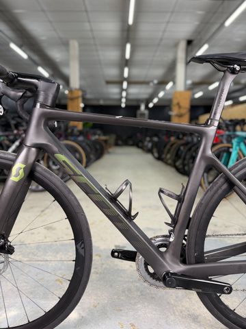 Tweedehands Scott Addict RC 30 2023 2023 Road & Gravel — afbeelding 24 van 24