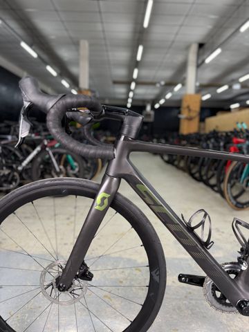 Tweedehands Scott Addict RC 30 2023 2023 Road & Gravel — afbeelding 19 van 24