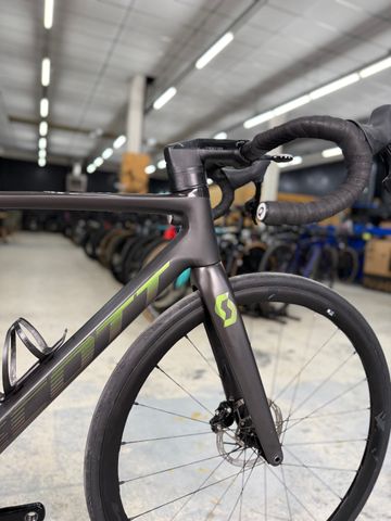 Tweedehands Scott Addict RC 30 2023 2023 Road & Gravel — afbeelding 7 van 24