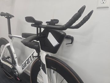 Used Giant Trinity, Advanced Pro 1 2022 2022 Road & Gravel, White — image 9 of 18
