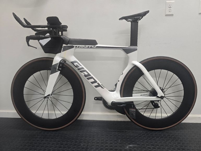 Used Giant Trinity, Advanced Pro 1 2022 2022 Road & Gravel, White — image 11 of 18
