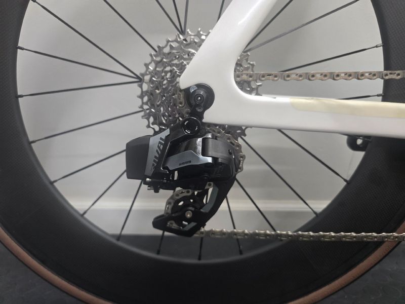 Used Giant Trinity, Advanced Pro 1 2022 2022 Road & Gravel, White — image 4 of 18