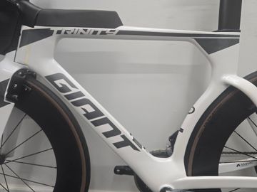 Used Giant Trinity, Advanced Pro 1 2022 2022 Road & Gravel, White — image 12 of 18
