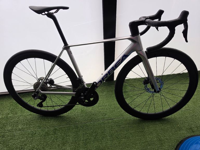 Brugt Orbea Orca Shimano 105 Di2 2026 Road & Gravel — billede 1 af 3