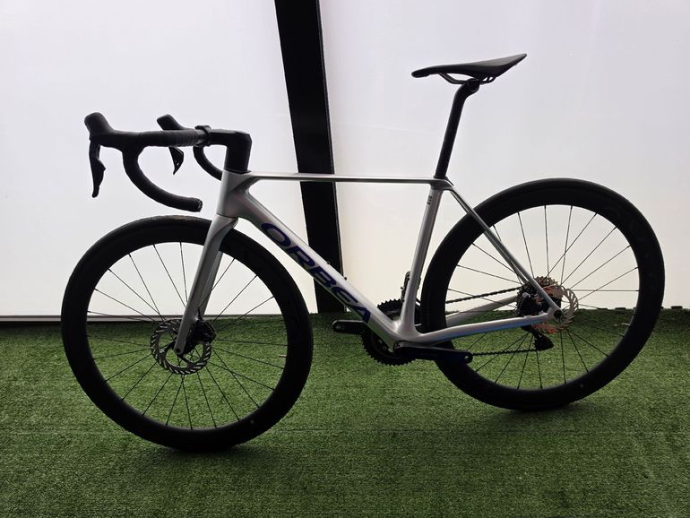 Brugt Orbea Orca Shimano 105 Di2 2026 Road & Gravel — billede 2 af 3