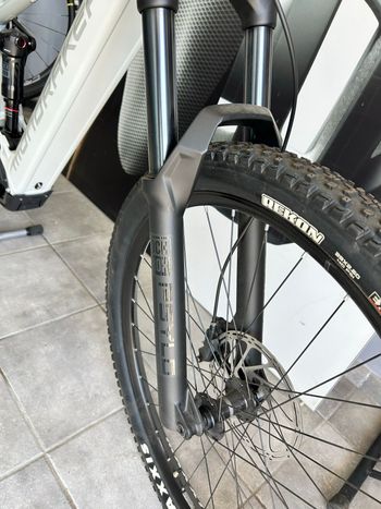 Gebrauchtes Mondraker CHASER 750 2025 2025 Mountainbike, Weiß, 29 — Bild 4 von 5