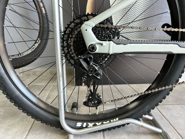 Gebrauchtes Mondraker CHASER 750 2025 2025 Mountainbike, Weiß, 29 — Bild 2 von 5