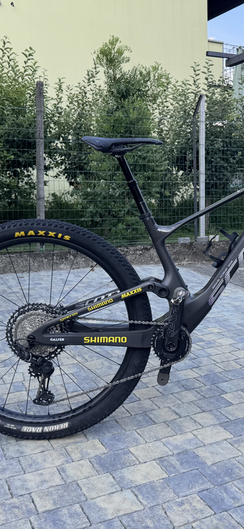 Scott Spark RC Team 2022 2022 Mountainbike usato, Nero — immagine 3 di 9