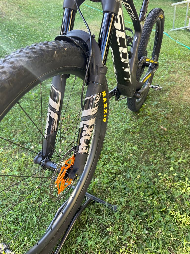 Scott Spark RC Team 2022 2022 Mountainbike usato, Nero — immagine 4 di 9
