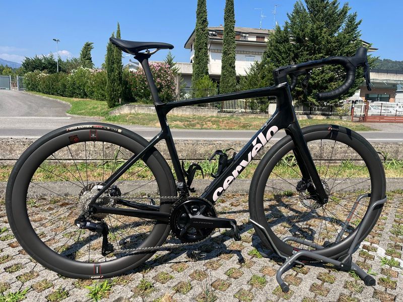 Käytetty Cervélo Caledonia-5 Ultegra Di2 2025 2025 Road & Gravel