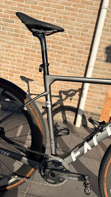 Used Factor Custom SRAM Rival eTap AXS 2024 Road & Gravel, Light Gray — image 3 of 12