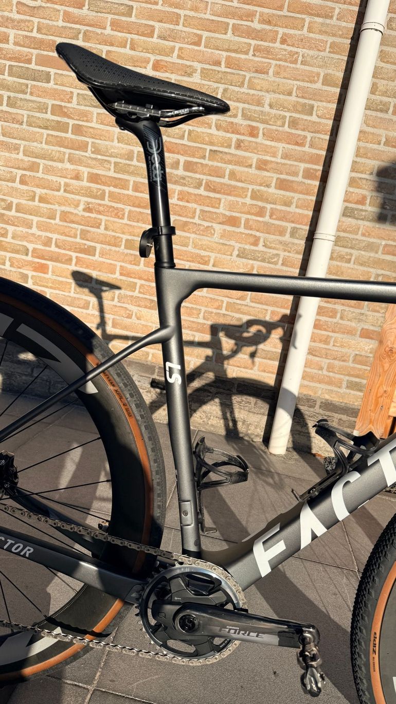Tweedehands Factor Custom SRAM Rival eTap AXS 2024 Road & Gravel — afbeelding 3 van 12