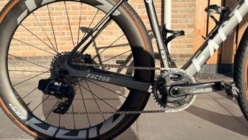 Tweedehands Factor Custom SRAM Rival eTap AXS 2024 Road & Gravel — afbeelding 4 van 12