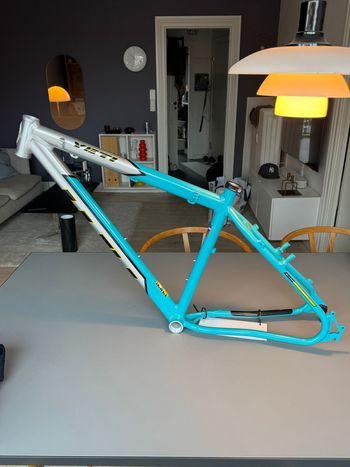 Used Yeti ARC Frameset 2011 Mountainbike, Blue — image 2 of 12