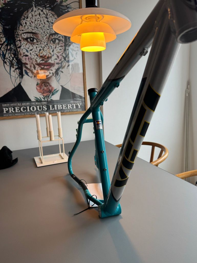 Used Yeti ARC Frameset 2011 Mountainbike, Blue — image 9 of 12