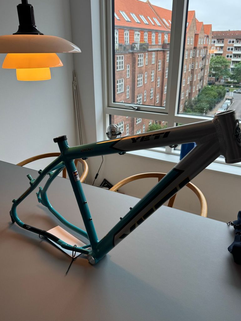 Used Yeti ARC Frameset 2011 Mountainbike, Blue — image 4 of 12