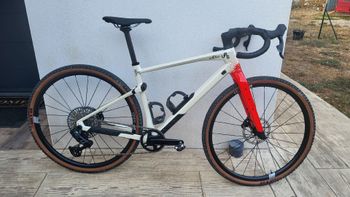 BMC URS 01 FOUR 2024 2024 Road & Gravel usato