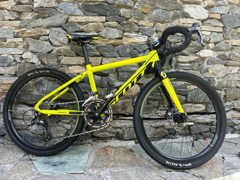 Used Scoot Custom Shimano Claris 2018 Road & Gravel