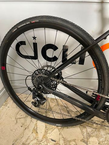 Used Pinarello Granger X5 Disc 2024 2024 Road & Gravel, Black — image 5 of 9