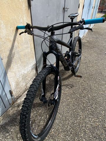Used Cannondale Jekyll Carbon 2 2017 2017 Mountainbike, Black, 27.5 — image 4 of 6