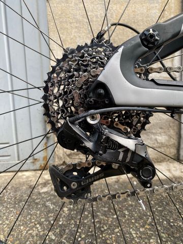 Used Cannondale Jekyll Carbon 2 2017 2017 Mountainbike, Black, 27.5 — image 5 of 6
