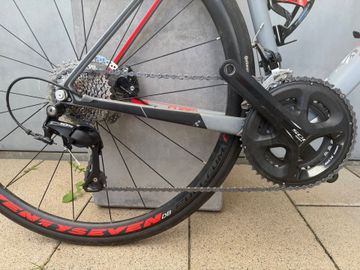 Tweedehands CUBE ATTAIN GTC Pro Disc 2017 2017 Road & Gravel — afbeelding 3 van 5