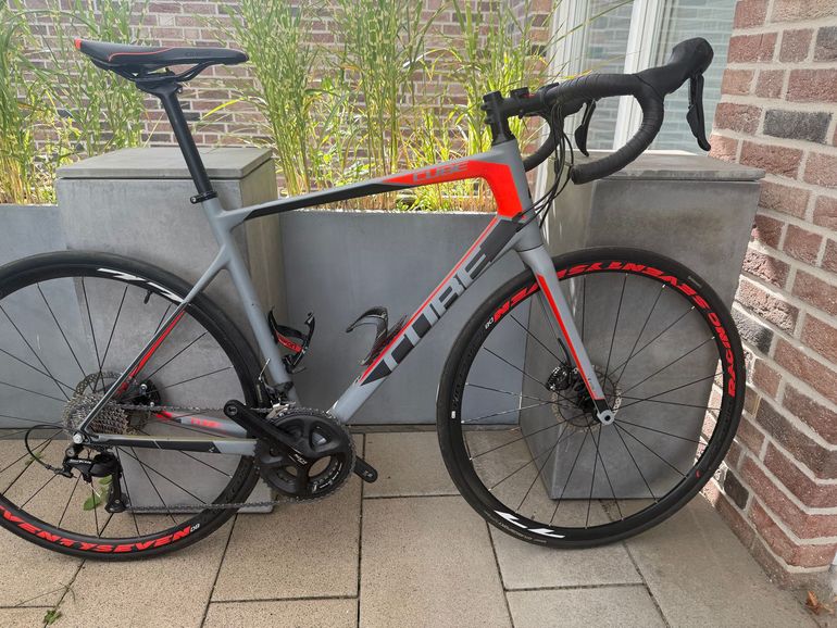 CUBE ATTAIN GTC Pro Disc 2017 2017 Road & Gravel usato, Grigio chiaro — immagine 2 di 5