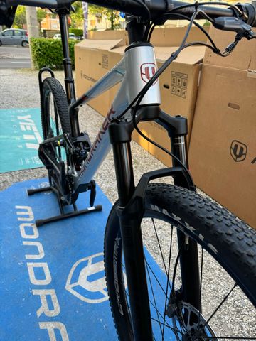 Used Mondraker F-podium Sram Eagle Transmission GX 2025 Mountainbike, Light Gray — image 4 of 6
