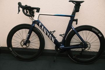 Używany Canyon Aeroad CF SL 8 Disc 2023 2023 Road & Gravel — zdjęcie 1 z 19