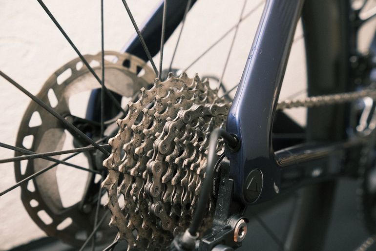 Używany Canyon Aeroad CF SL 8 Disc 2023 2023 Road & Gravel — zdjęcie 3 z 19