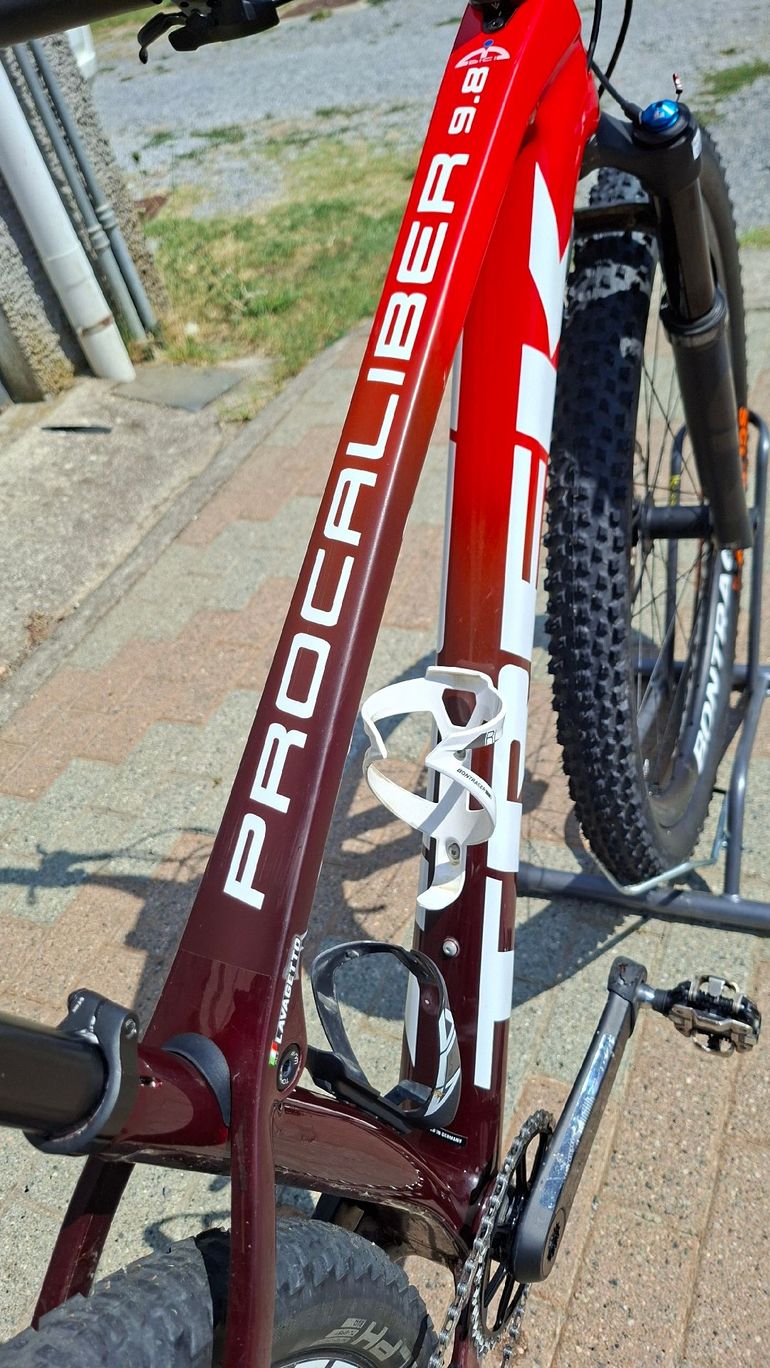 Used Trek Procaliber 9.8 2022 2022 Mountainbike, Red, 29 — image 6 of 12