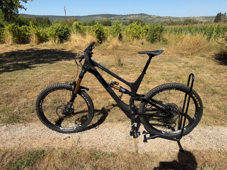 Gebrauchtes Canyon Torque CF 9 2021 2021 Mountainbike, Schwarz, 27.5 — Bild 2 von 4