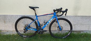 Tweedehands CUBE ATTAIN GTC SL 2023 2023 Road & Gravel