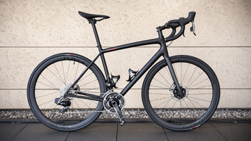 Specialized Aethos SRAM Red eTap AXS 2022 Road & Gravel usato