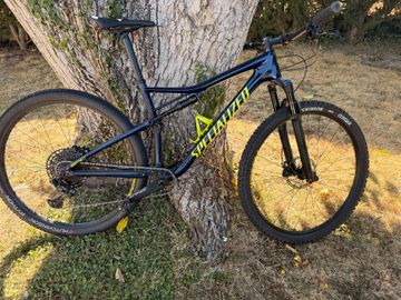 Used Specialized Men's Epic Comp Carbon 2019 2019 MTB