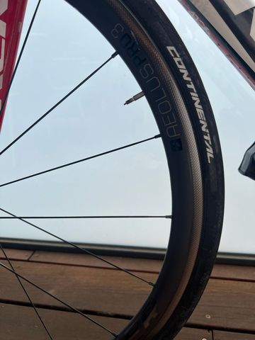 Used Trek Madone 6.7 SSL 2011 2011 Road & Gravel, Red — image 4 of 5