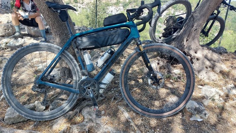Used Trek Checkpoint Shimano GRX Di2+FOX Forcella Ammortizzata - 32 Taper-Cast - Factory | FLOAT | GRIP SL - 28" | 50mm | Offset 45mm | 12x100mm - Shiny Black + REGGISELLA AMMORTIZZATO + Redshift ShockStop Attacco Manubrio + Forcella originale rigida Trek 2023 Road & Gravel, Green — image 6 of 9