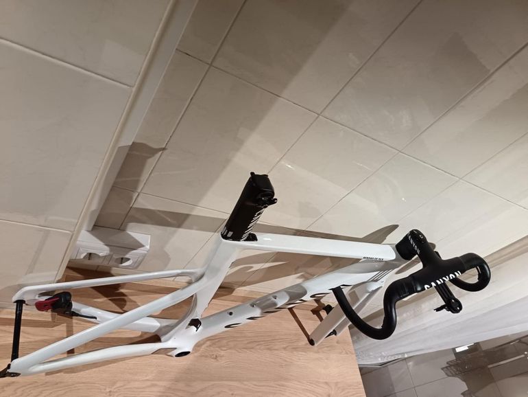 Brugt Canyon Aeroad CF SLX 7 AXS 2025 Frameset 2025 Road & Gravel — billede 3 af 4