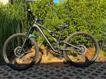 Specialized Stumpjumper Alloy 2022 2022 MTB usato