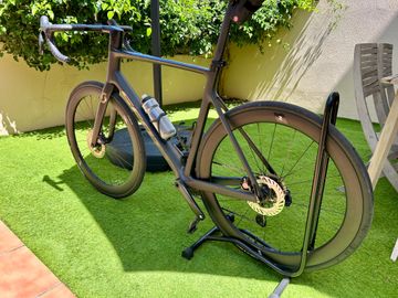Gebrauchtes Scott Addict RC 15 2024 2024 Road & Gravel, Schwarz — Bild 1 von 6