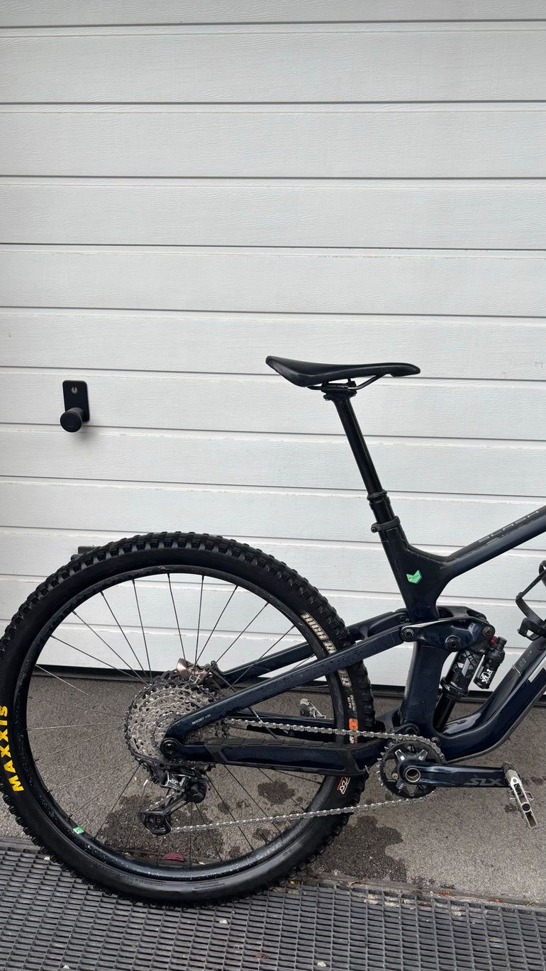 Używany Trek Slash Shimano SLX 2022 Mountainbike — zdjęcie 4 z 5